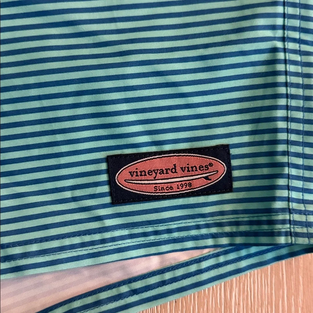 Vineyard Vines NWT Men’s Bathing Suit Size 34